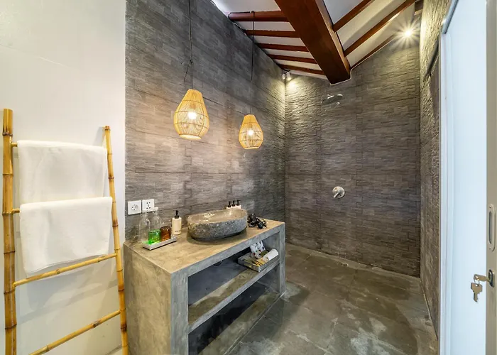 ゲストハウス The Hepburn Adults Only Chic Boutique With Pool 900m Walk To