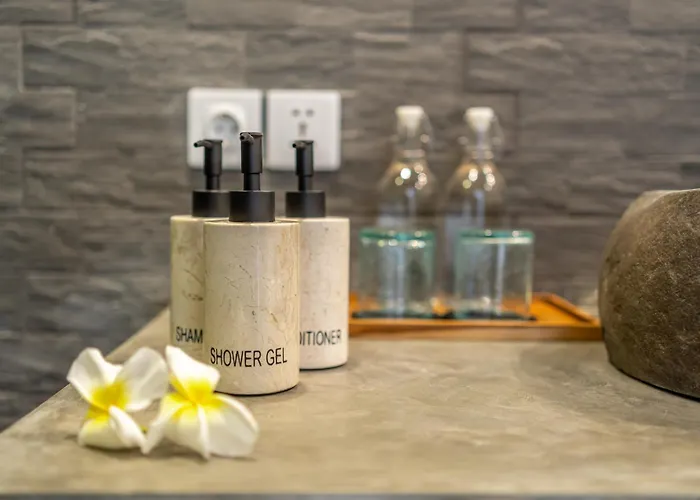 The Hepburn Adults Only Chic Boutique With Pool 900m Walk To ゲストハウス *