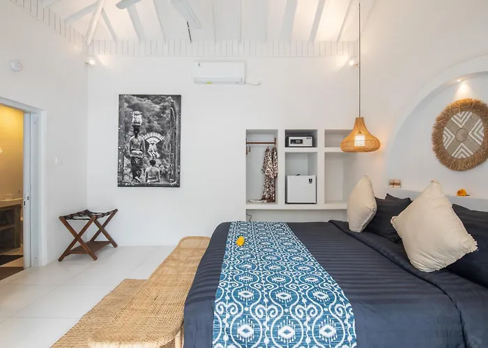 The Hepburn Adults Only Chic Boutique With Pool 900m Walk To