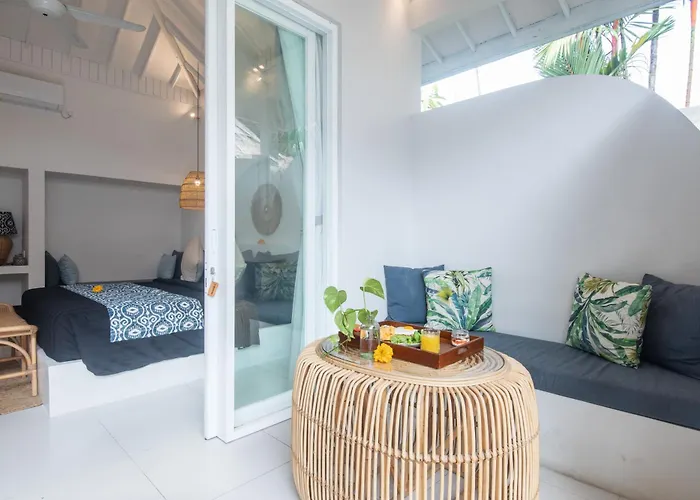 The Hepburn Adults Only Chic Boutique With Pool 900m Walk To スミニャック