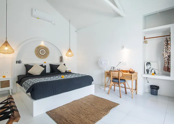 The Hepburn Adults Only Chic Boutique With Pool 900m Walk To