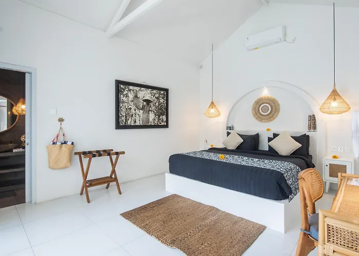 ゲストハウス The Hepburn Adults Only Chic Boutique With Pool 900m Walk To スミニャック