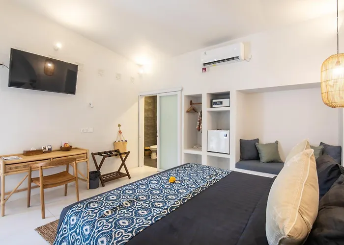 The Hepburn Adults Only Chic Boutique With Pool 900m Walk To