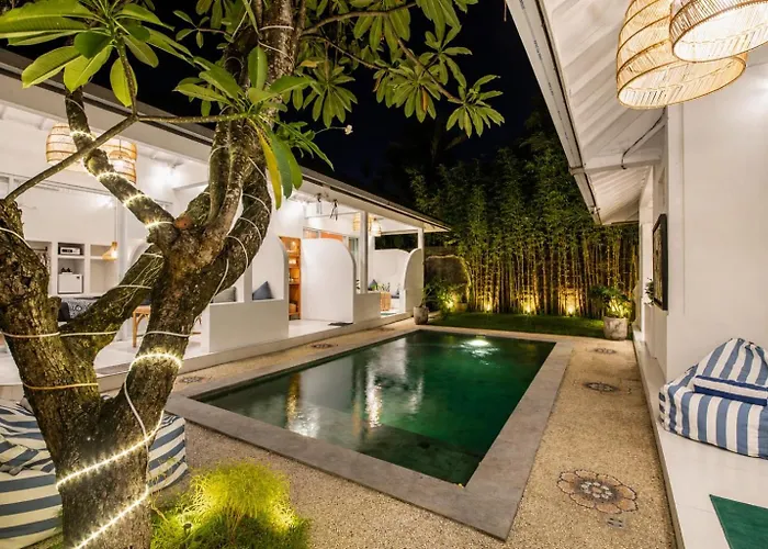 The Hepburn Adults Only Chic Boutique With Pool 900m Walk To スミニャック